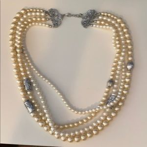 Costume pearl necklace